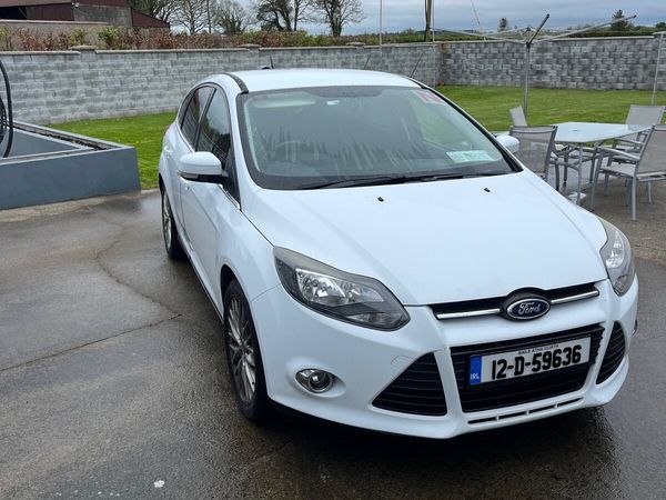 Ford Focus Hatchback, Petrol, 2012, White