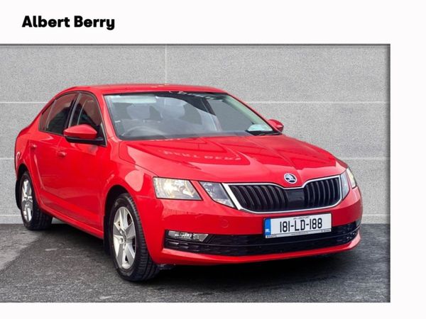 Skoda Octavia Hatchback, Petrol, 2018, Red