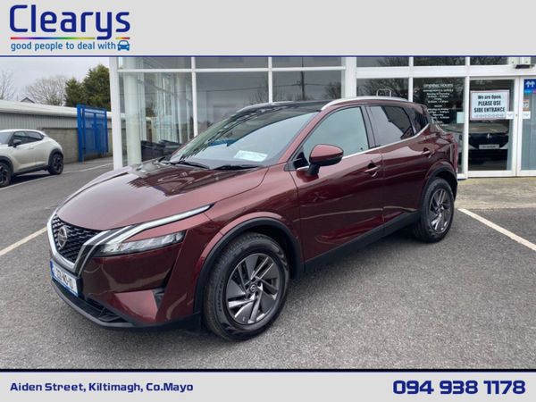 Nissan Qashqai MPV, Petrol Hybrid, 2022, Red