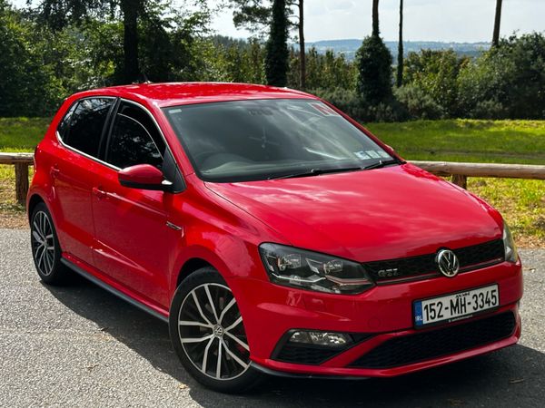 Volkswagen Polo Hatchback, Petrol, 2015, Red