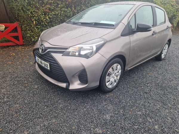 Toyota Yaris Hatchback, Petrol, 2014, Beige