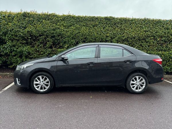 Toyota Corolla Saloon, Diesel, 2014, Black