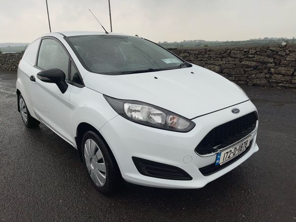 Ford Fiesta Hatchback, Diesel, 2017, White