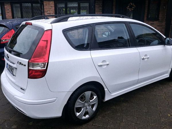 Hyundai i30 MPV, Diesel, 2012, White