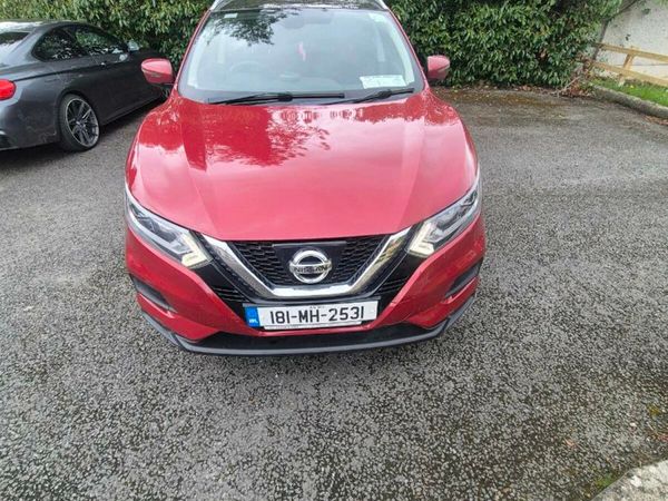 Nissan Qashqai MPV, Diesel, 2018, Red