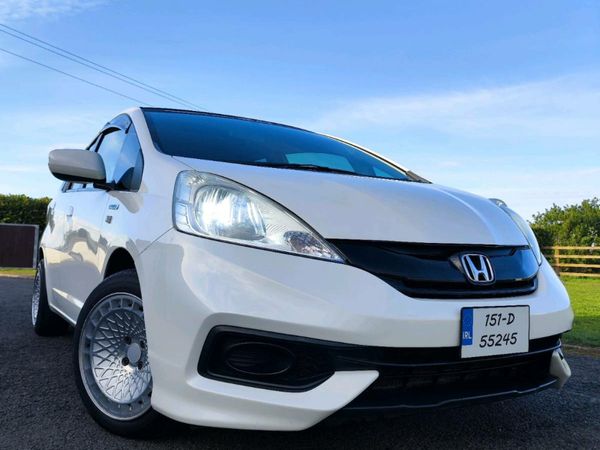 Honda Shuttle Estate, Petrol Hybrid, 2015, White
