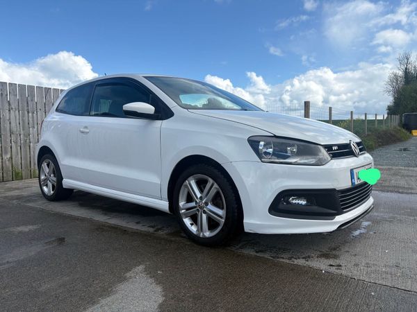 Volkswagen Polo Hatchback, Petrol, 2014, White