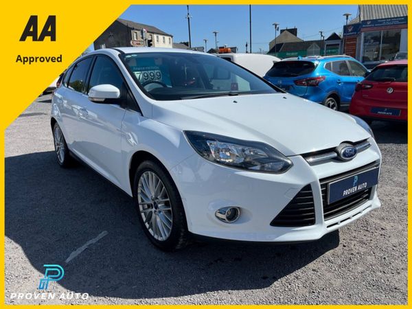 Ford Focus Hatchback, Petrol, 2013, White