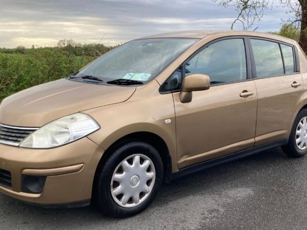 Nissan Tiida Hatchback, Diesel, 2011, Bronze