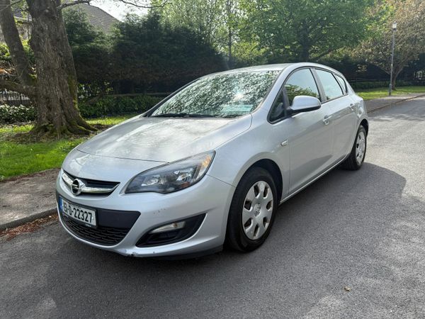 Opel Astra Hatchback, Diesel, 2015, Silver