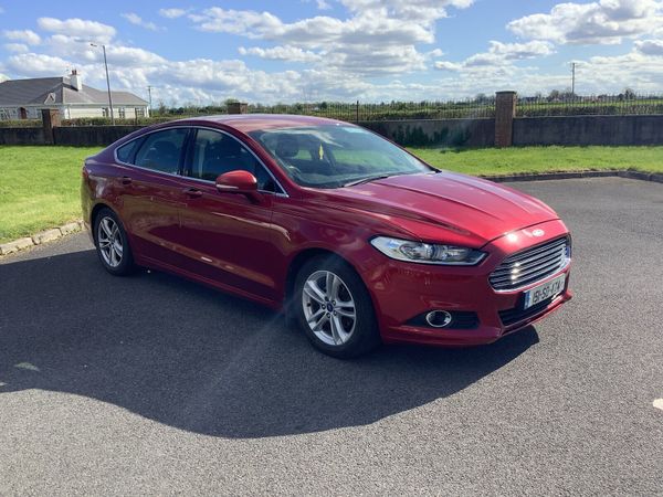 Ford Mondeo Hatchback, Diesel, 2015, Red