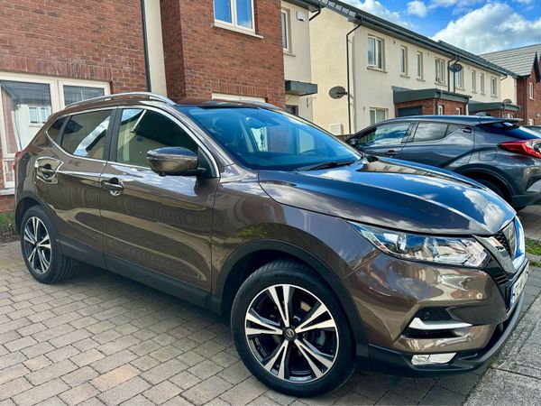Nissan Qashqai SUV, Petrol, 2017, Bronze