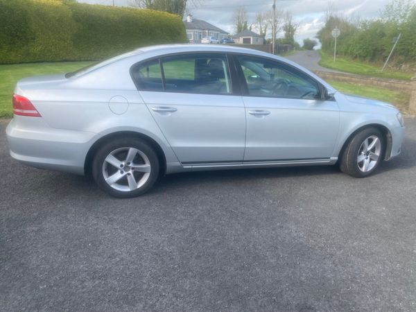 Volkswagen Passat Saloon, Diesel, 2012, Silver