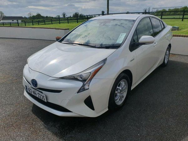 Toyota Prius Hatchback, Petrol Hybrid, 2016, White