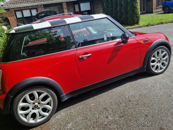 Mini Cooper Hatchback, Petrol, 2005, Red