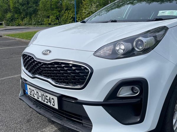 Kia Sportage SUV, Diesel Hybrid, 2021, White