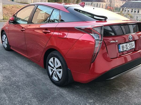 Toyota Prius Hatchback, Petrol Hybrid, 2018, Red
