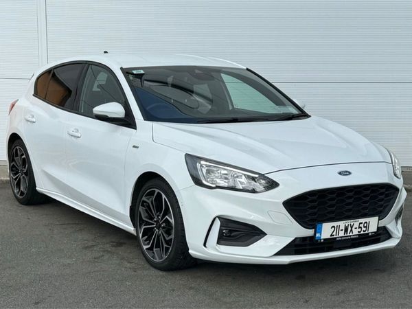 Ford Focus Hatchback, Petrol Hybrid, 2021, White
