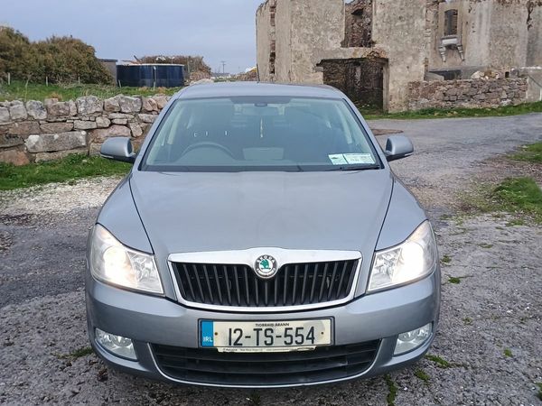 Skoda Octavia Saloon, Diesel, 2012, Grey