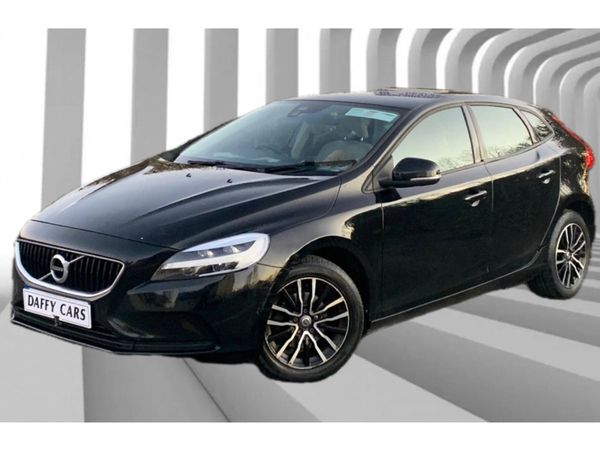 Volvo V40 Hatchback, Diesel, 2017, Black