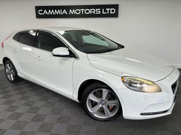 Volvo V40 Hatchback, Petrol, 2013, White