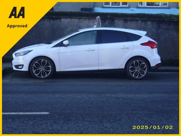 Ford Focus Hatchback, Petrol, 2015, White