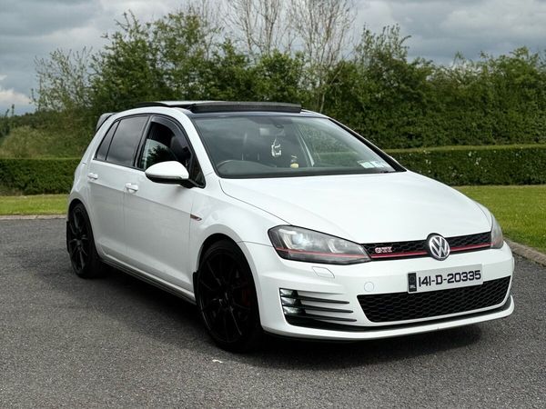 Volkswagen Golf Estate, Petrol, 2014, White