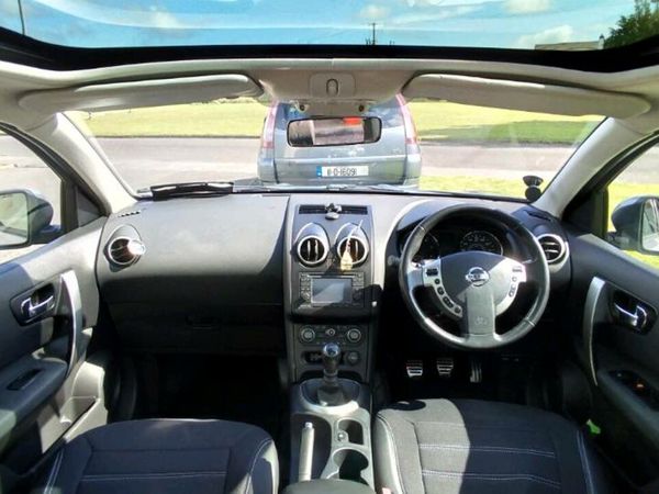 Nissan Qashqai Hatchback, Diesel, 2010, Grey