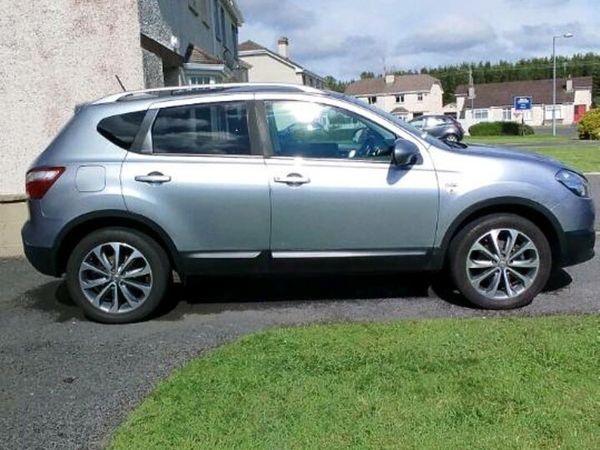 Nissan Qashqai Hatchback, Diesel, 2010, Grey