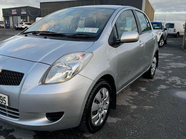 Toyota Yaris Hatchback, Petrol, 2006, Silver