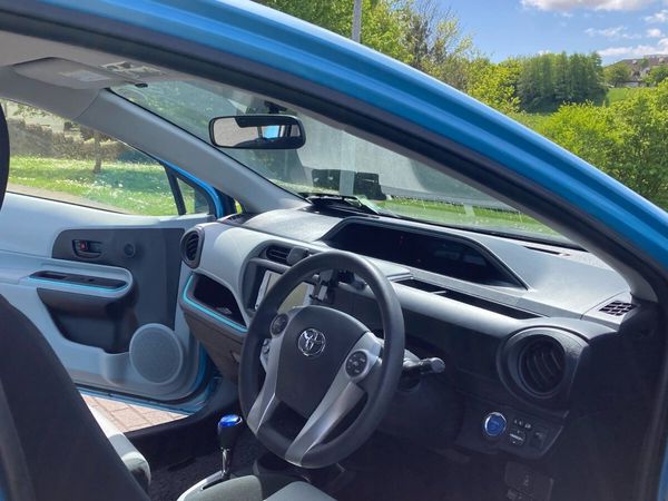 Toyota Aqua Hatchback, Petrol Hybrid, 2013, Blue
