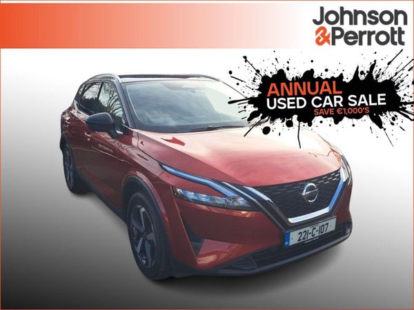 Nissan Qashqai MPV, Petrol, 2022, Red