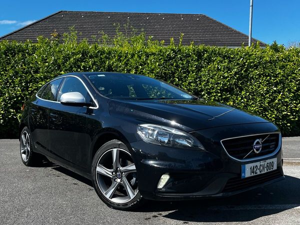 Volvo V40 Hatchback, Diesel, 2014, Black