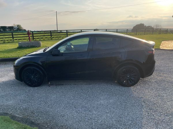 Tesla Model Y Hatchback, Electric, 2023, Black