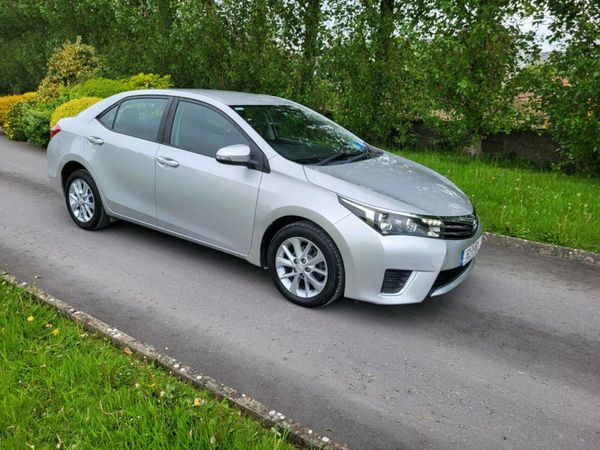Toyota Corolla Saloon, Petrol, 2015, Silver