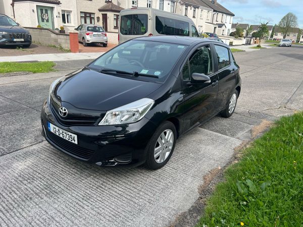 Toyota Yaris Hatchback, Petrol, 2012, Black