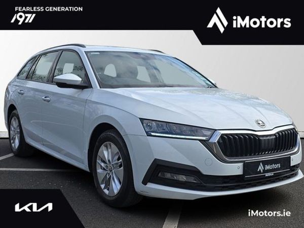 Skoda Octavia Estate, Petrol, 2021, White