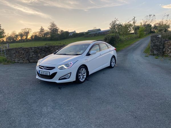 Hyundai i40 Saloon, Diesel, 2014, White