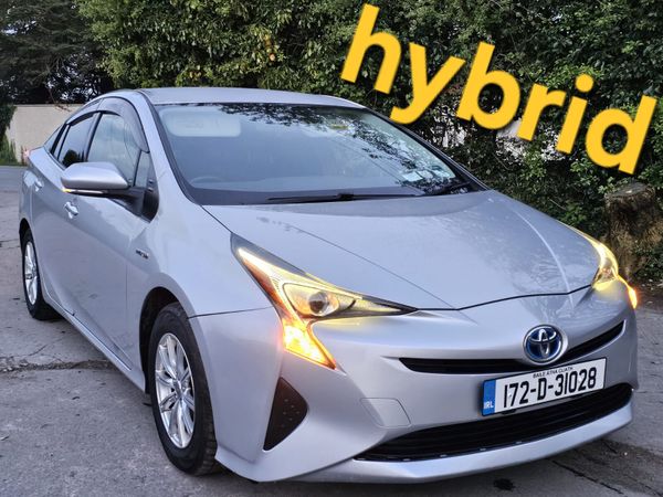 Toyota Prius Hatchback, Petrol Hybrid, 2017, Silver