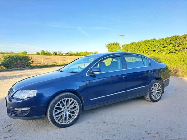 Volkswagen Passat Saloon, Diesel, 2010, Blue
