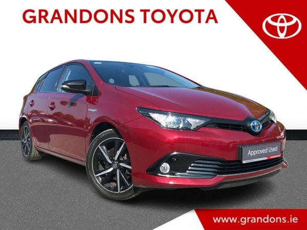 Toyota Auris MPV, Hybrid, 2018, Red