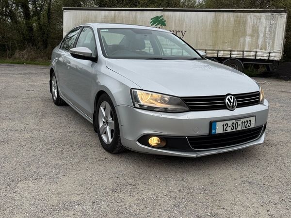 Volkswagen Jetta Saloon, Diesel, 2012, Silver