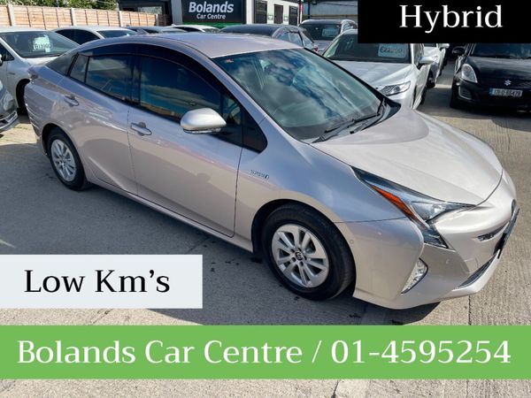 Toyota Prius Hatchback, Petrol Hybrid, 2018, Beige