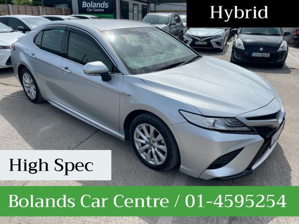 Toyota Camry Saloon, Petrol Hybrid, 2019, Silver