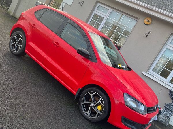 Volkswagen Polo Hatchback, Petrol, 2011, Red