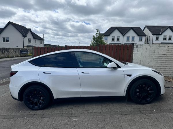 Tesla Model Y MPV, Electric, 2023, White