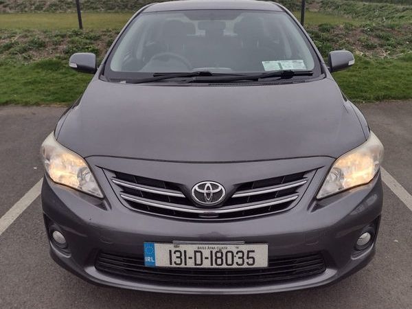 Toyota Corolla Saloon, Diesel, 2013, Grey