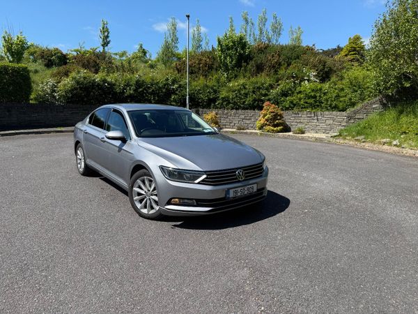 Volkswagen Passat Saloon, Diesel, 2019, Grey