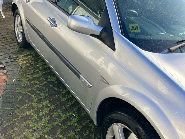 Renault Other Saloon, Petrol, 2006, Silver