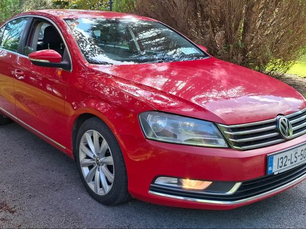 Volkswagen Passat Saloon, Diesel, 2013, Red